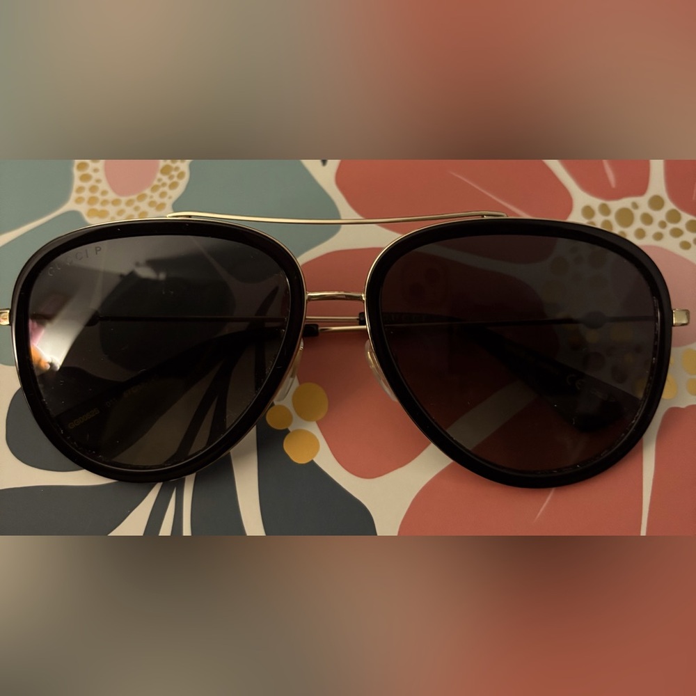 - New - 💯 Original  Gucci GG0062S 011 gold and black Sunglasses